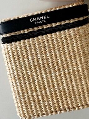 CHANEL Les Beiges Rafia Cosmetic Case with Black Trim Lowest Price price firm